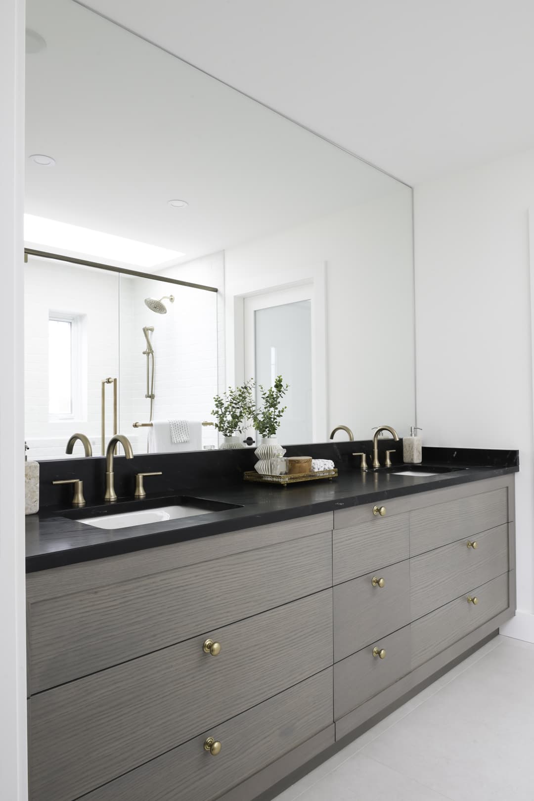 Meadowood Dual Sink Bathroom