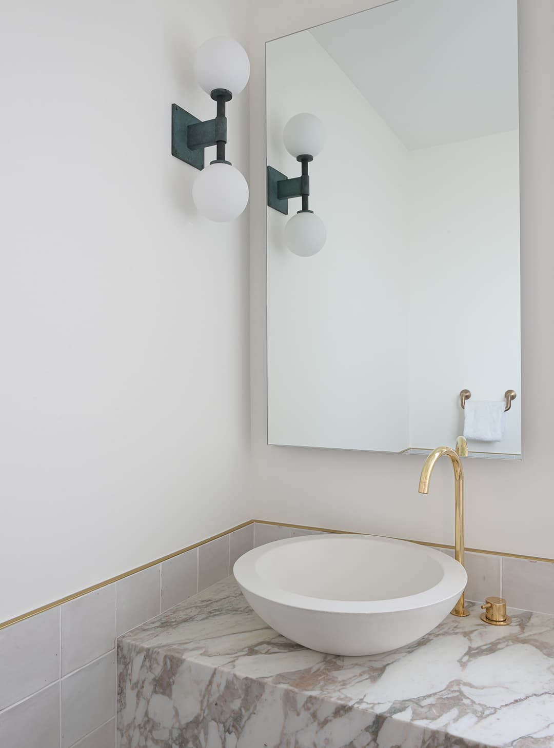 Stone Crescent Gold Accent Bathroom